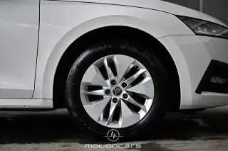 Vehicle image thumbnail, number 7