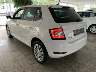 Vehicle image thumbnail, number 6
