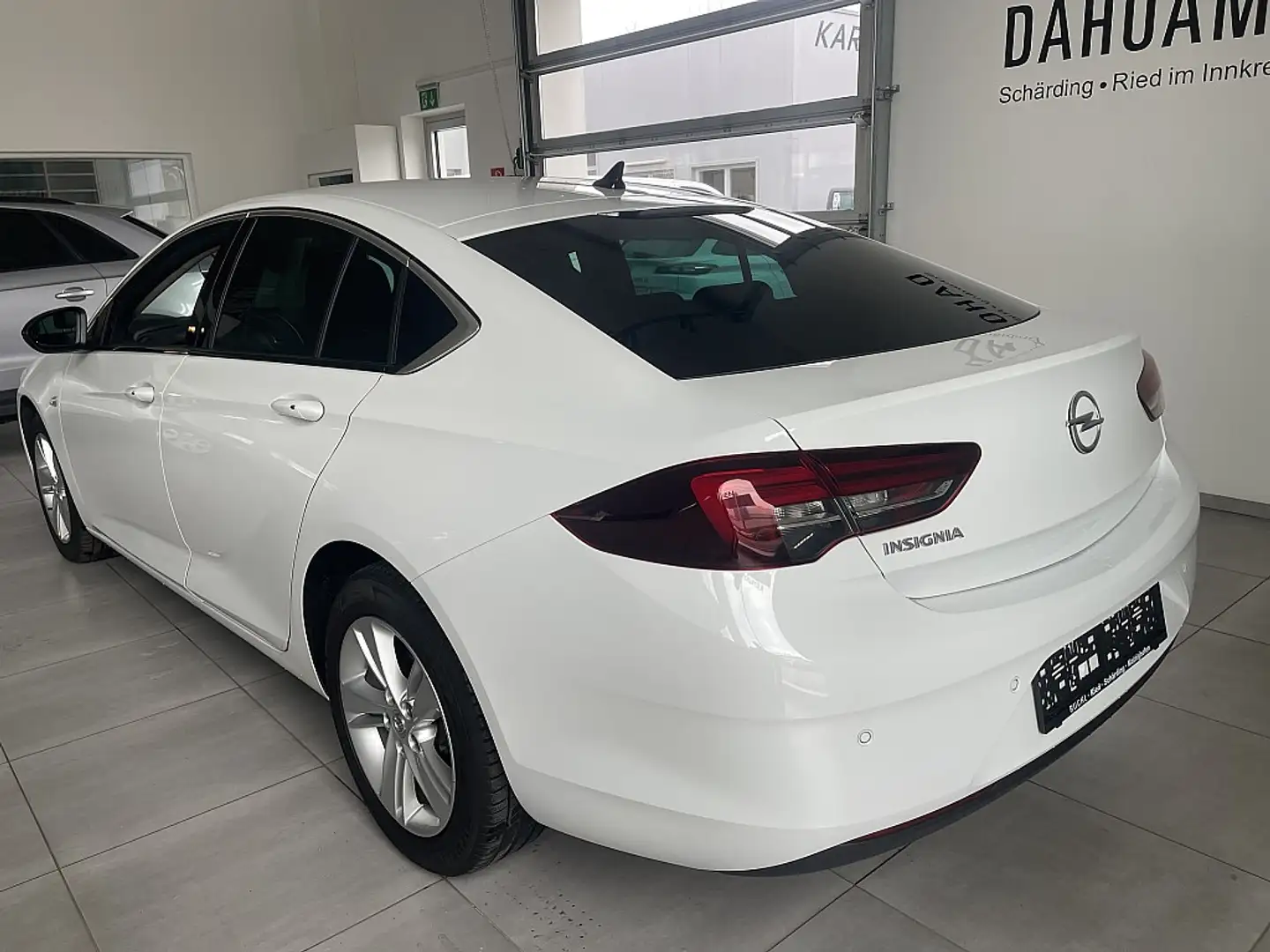 Vehicle image, number 5