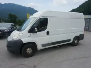Vehicle image thumbnail, number 3