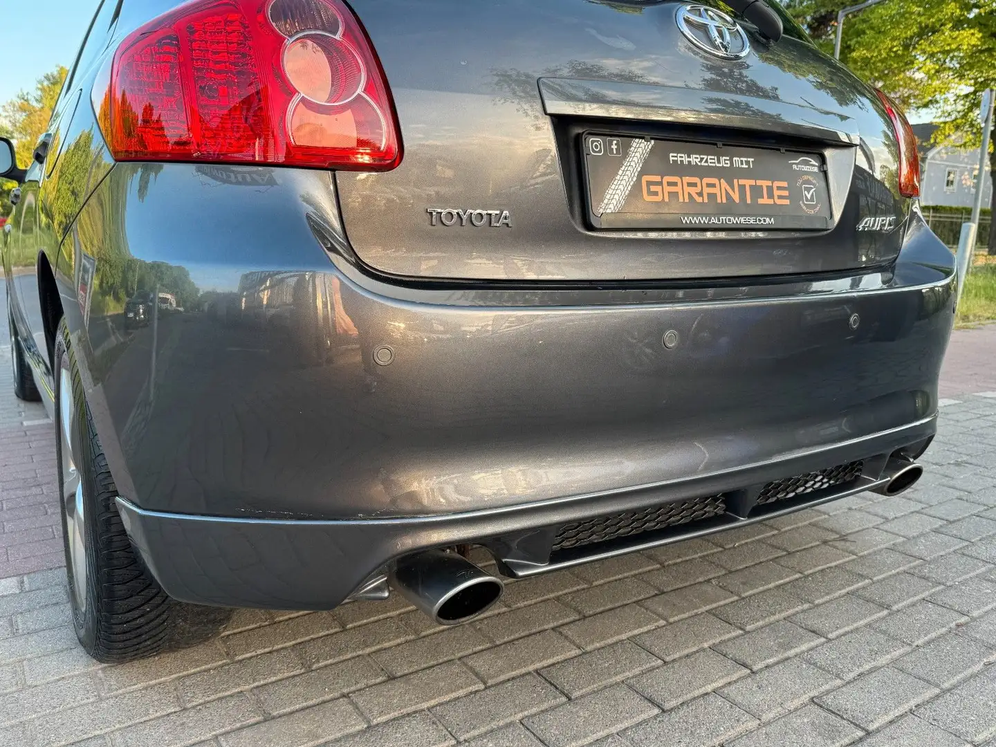 Vehicle image, number 10