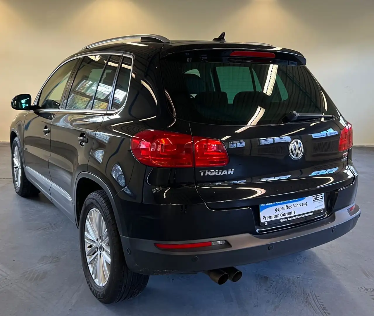 Vehicle image, number 6