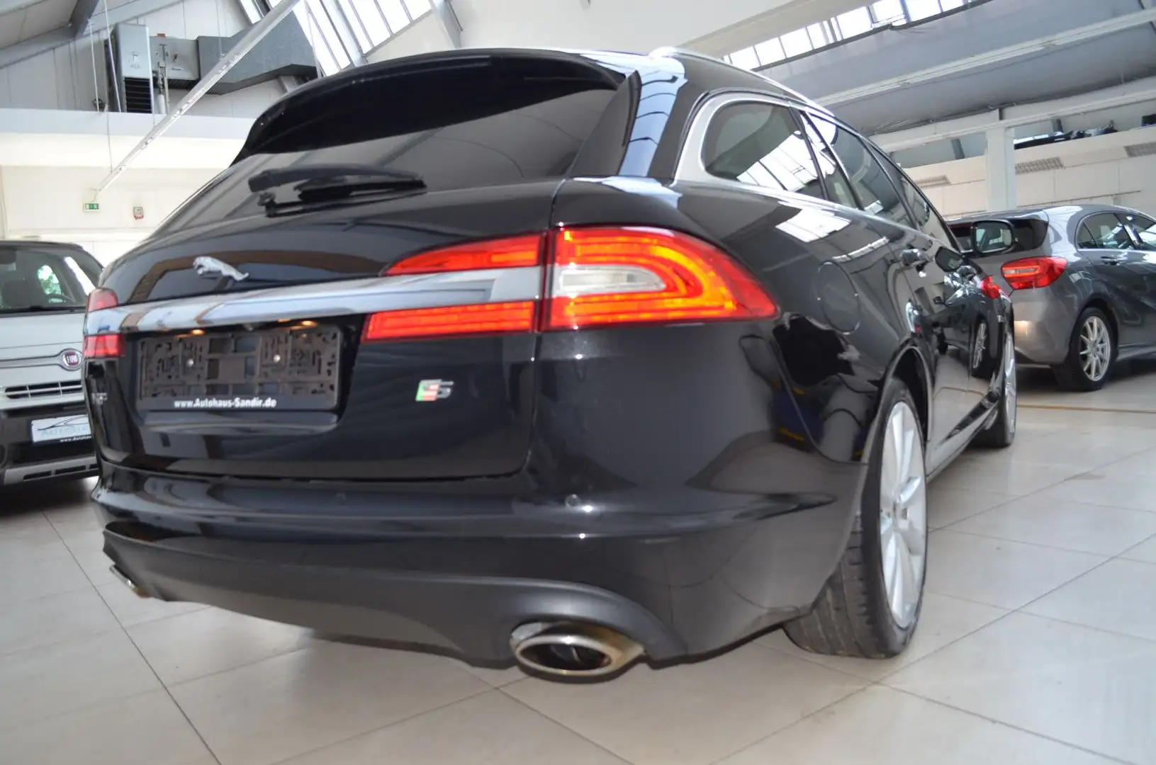 Vehicle image, number 8