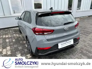 Vehicle image thumbnail, number 4