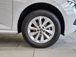 Vehicle image thumbnail, number 6