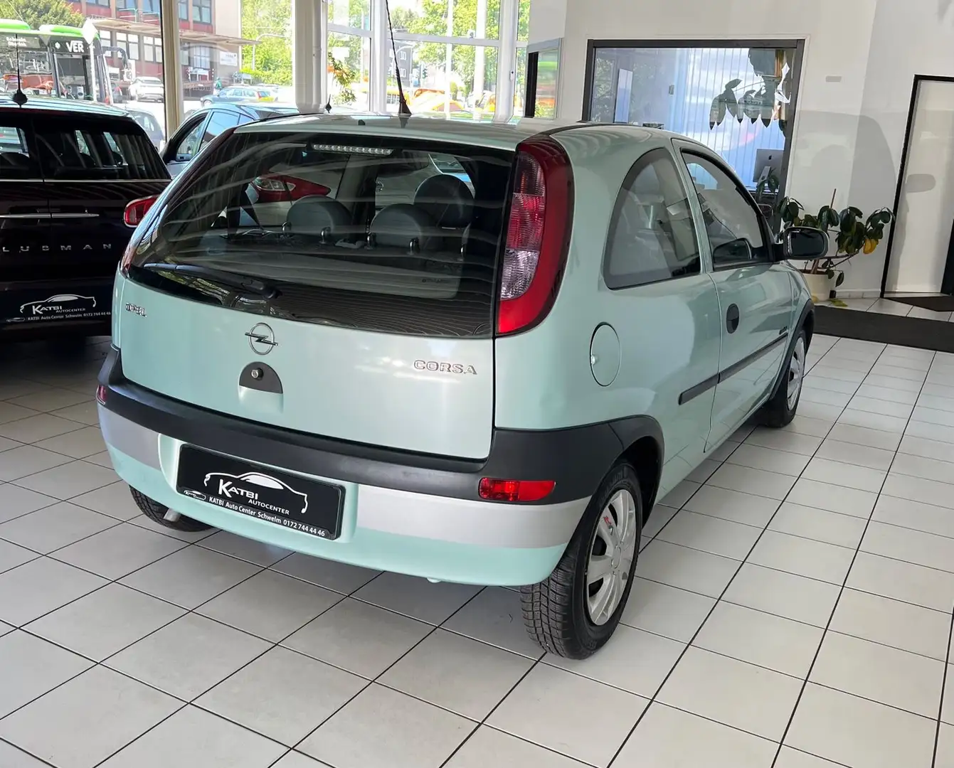 Vehicle image, number 4