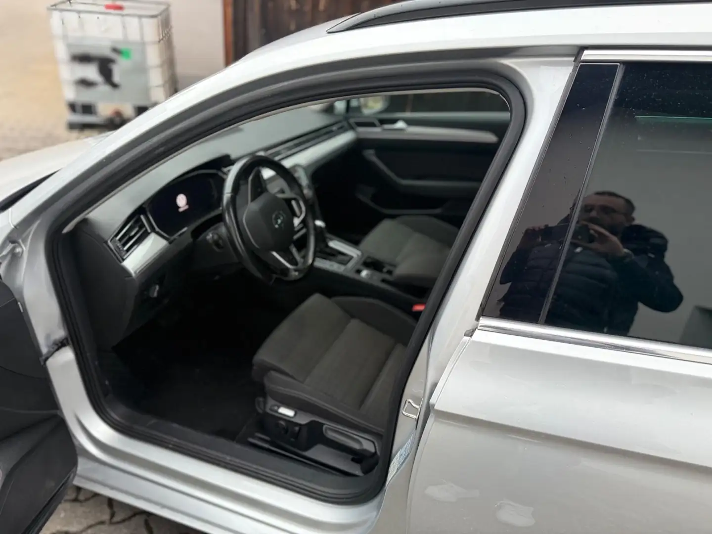 Vehicle image, number 9