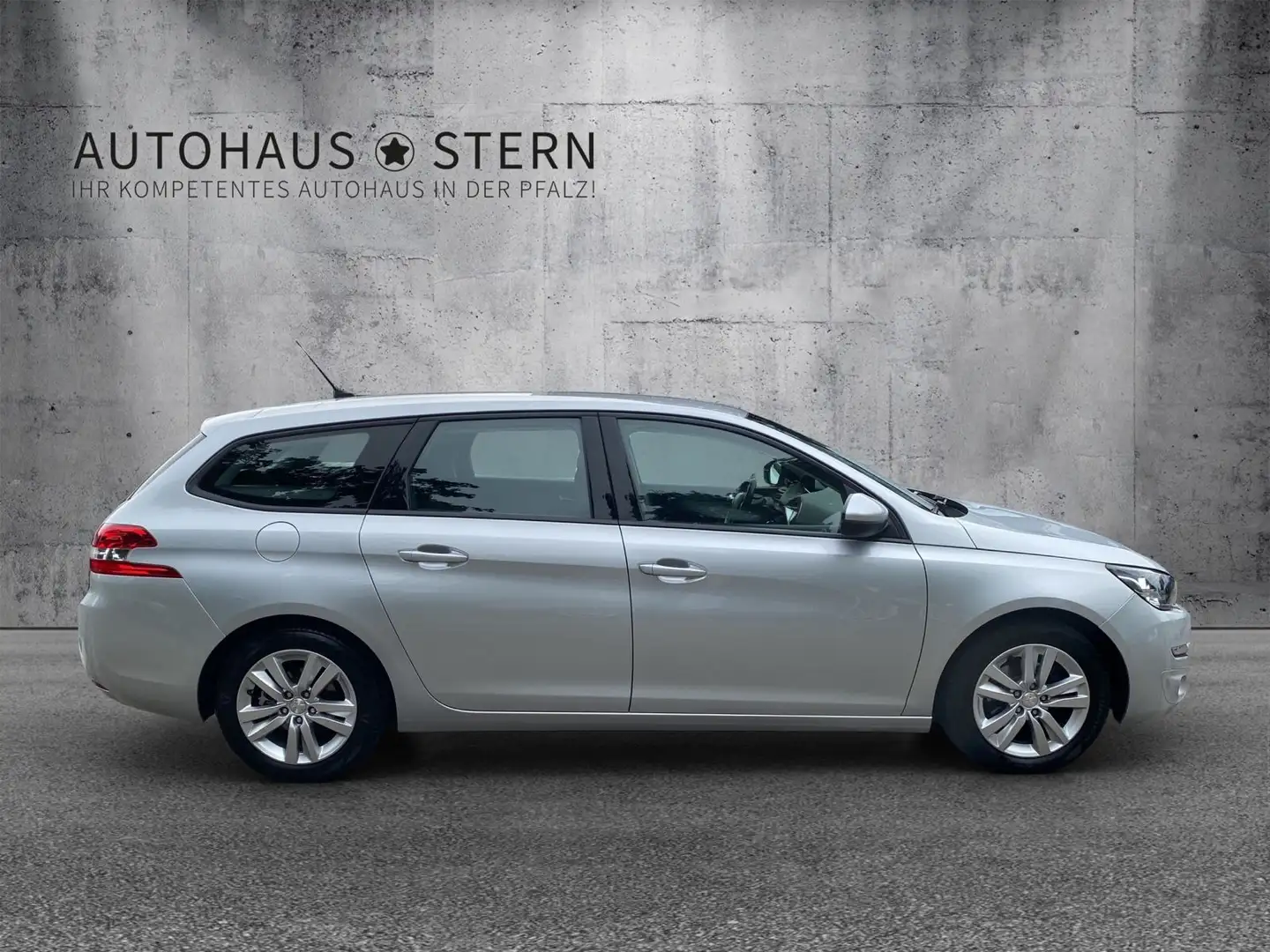 Vehicle image, number 6