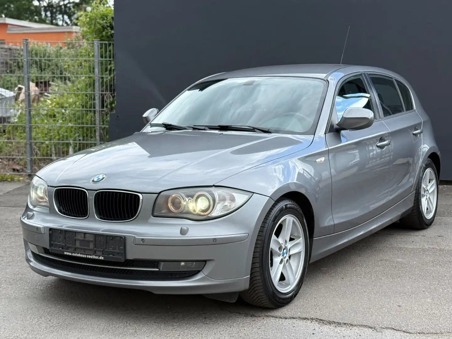 Vehicle image, number 1