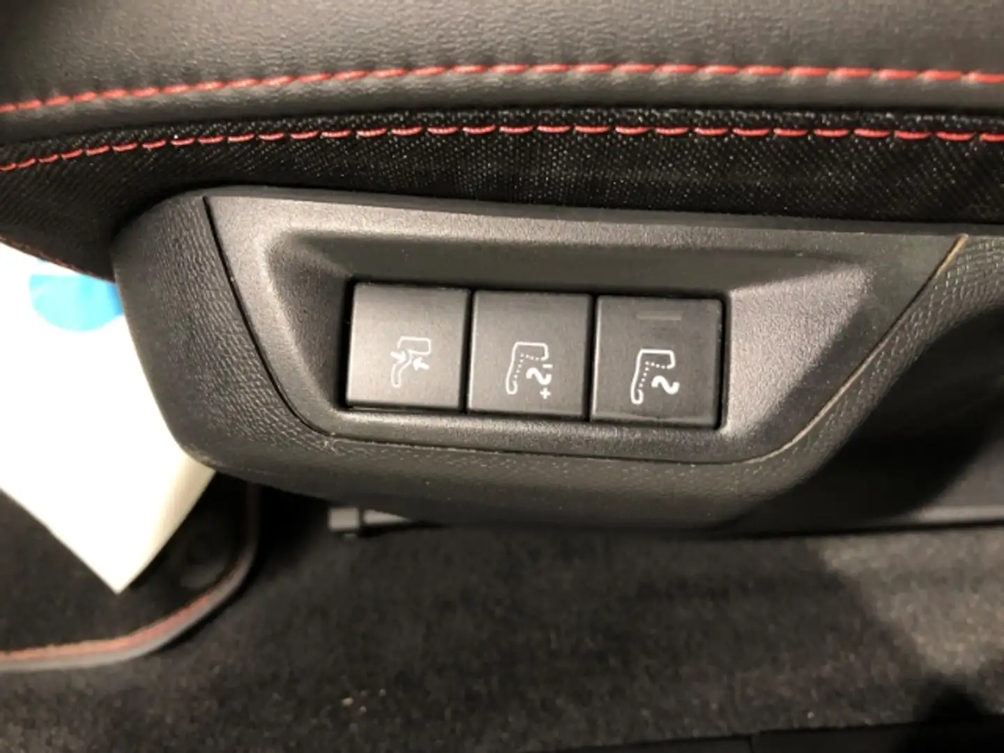 Vehicle image, number 12