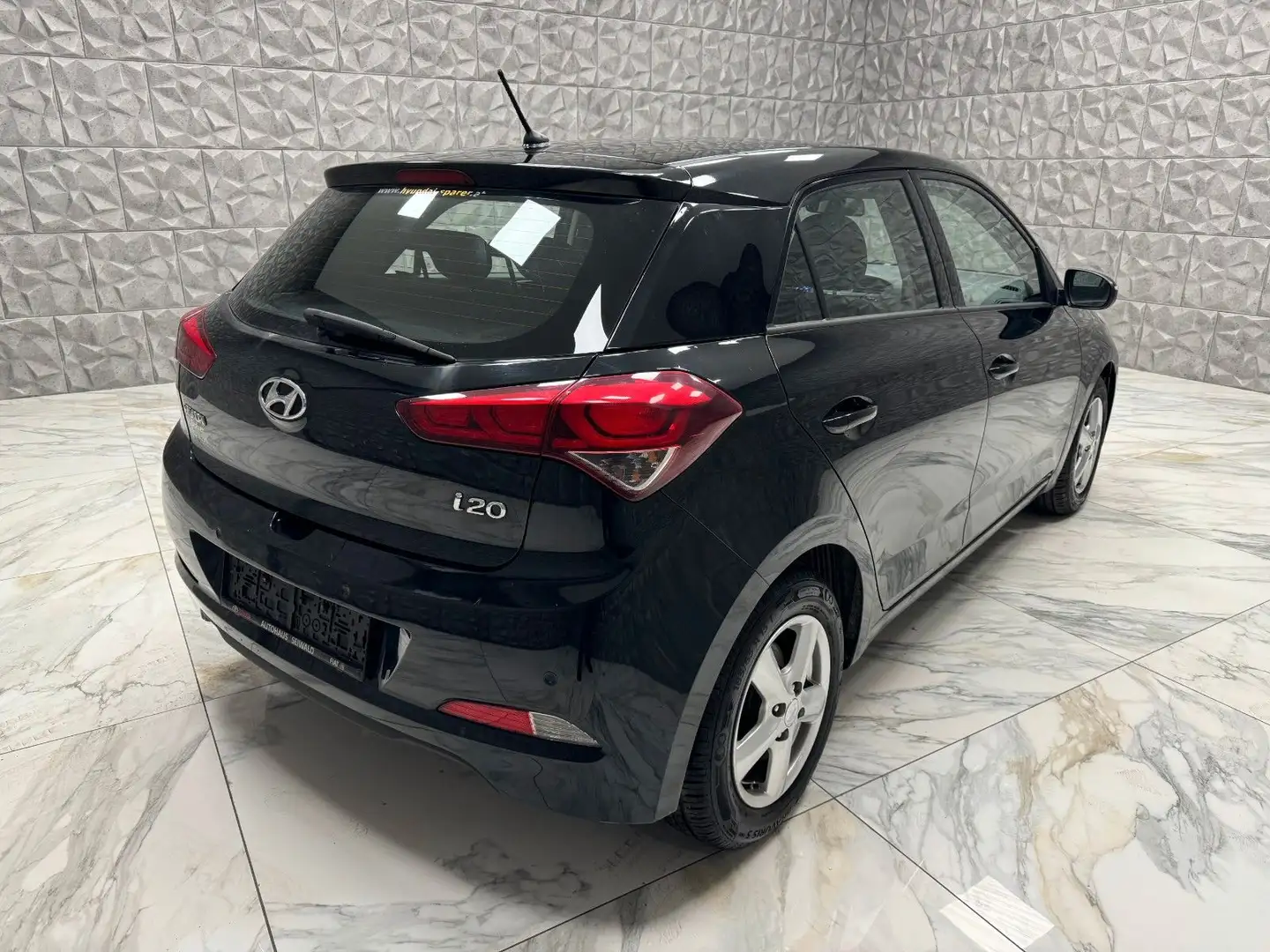 Vehicle image, number 6