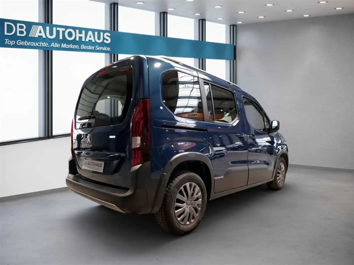 Vehicle image, number 4