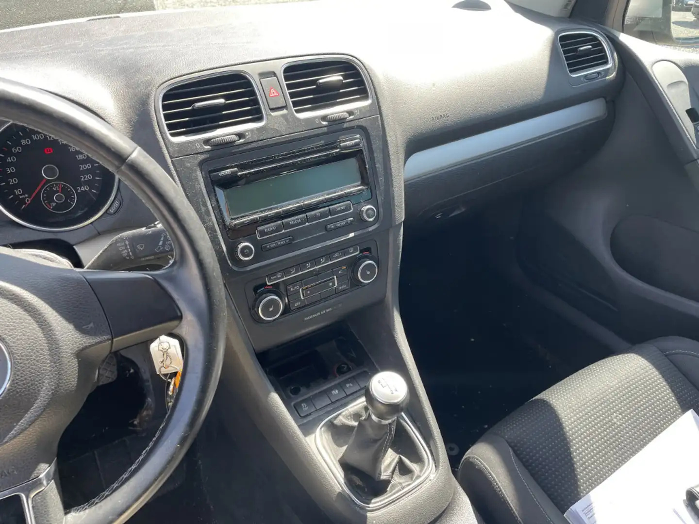 Vehicle image, number 12