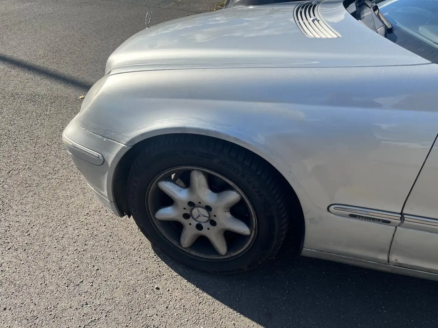 Vehicle image, number 16