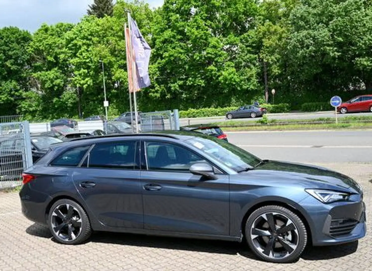 Vehicle image, number 4