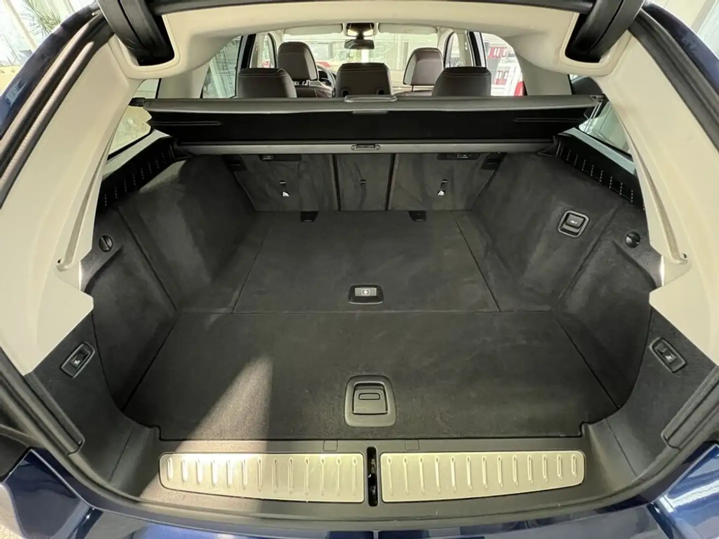 Vehicle image, number 7