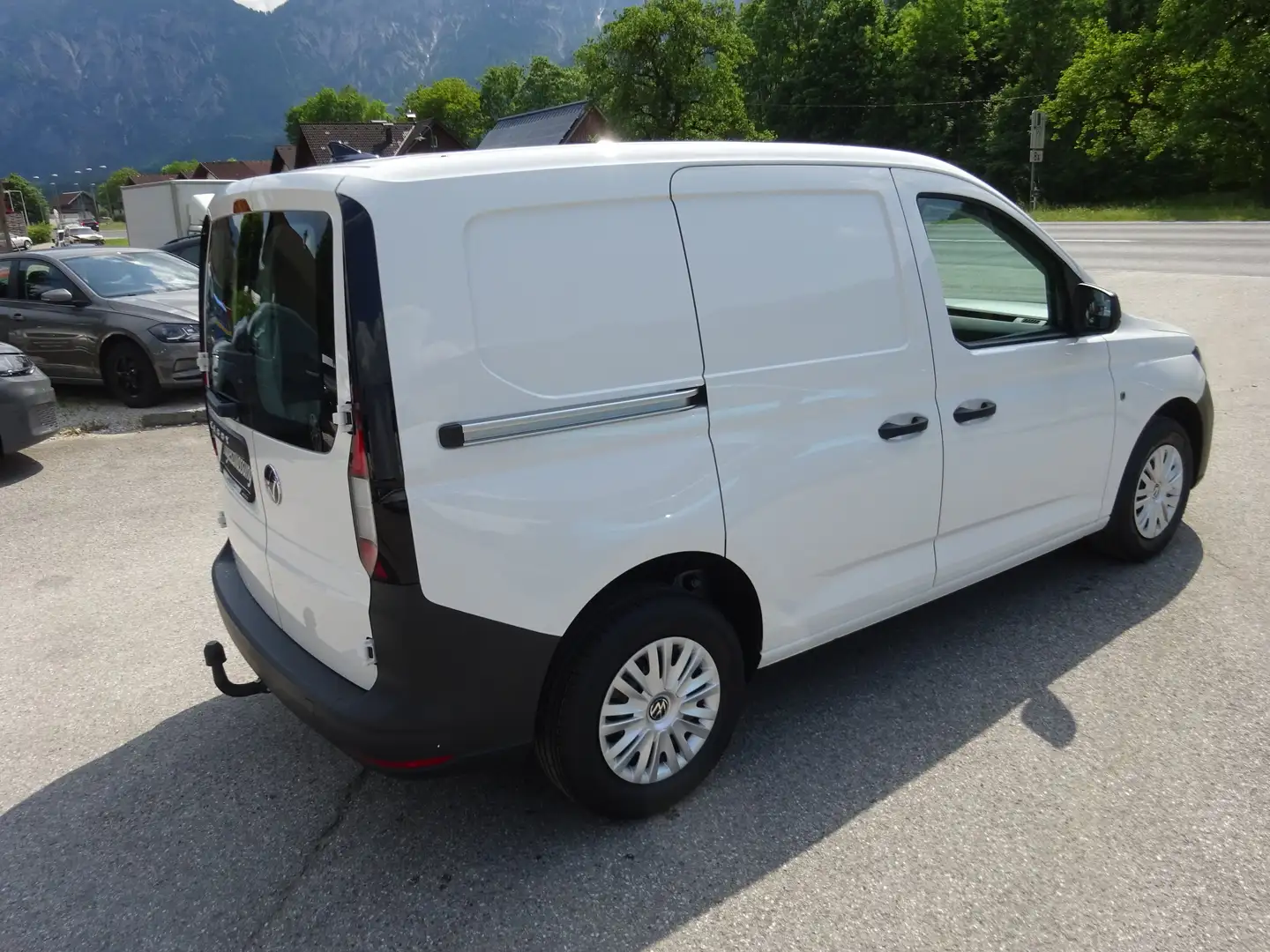Vehicle image, number 8