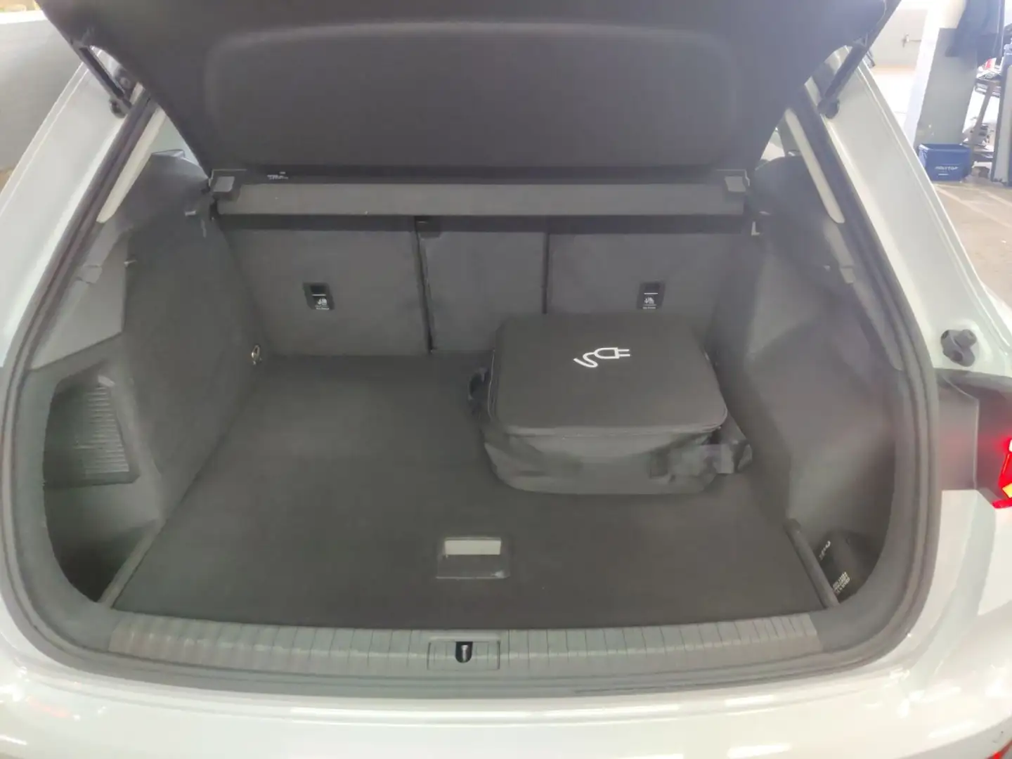 Vehicle image, number 9