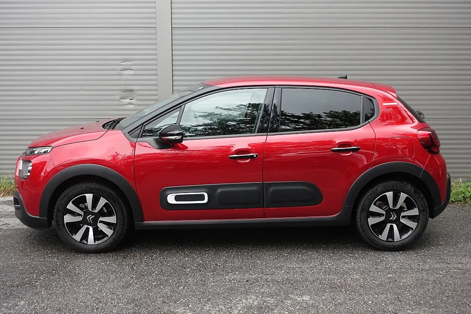 Vehicle image, number 6