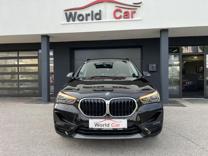 Additional image of the vehicle