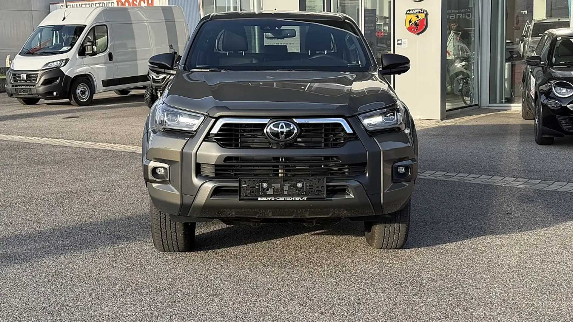 Vehicle image, number 8