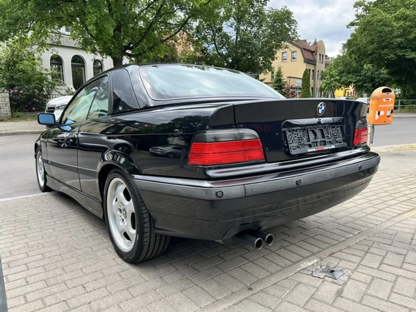Vehicle image, number 8