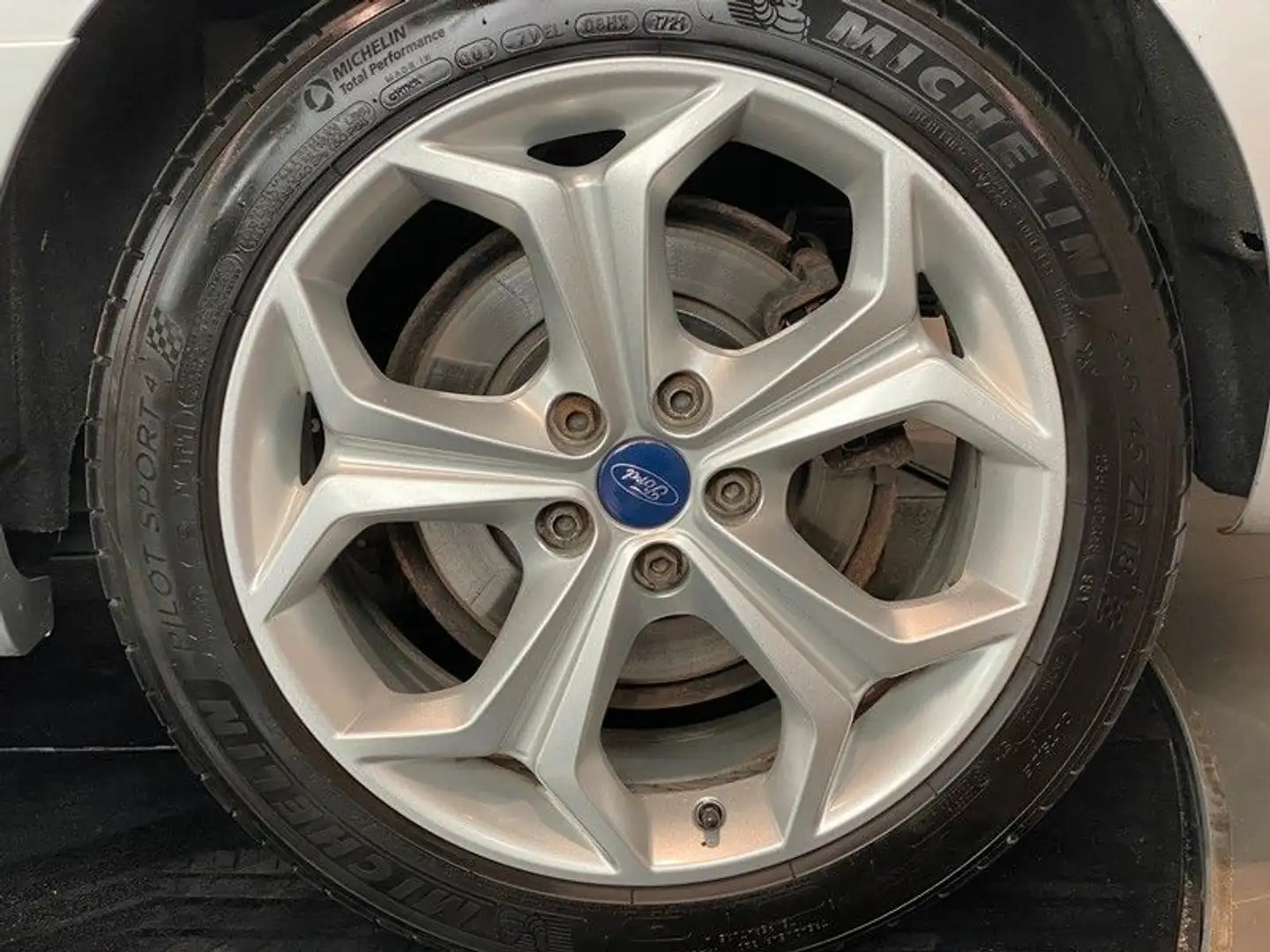 Vehicle image, number 8