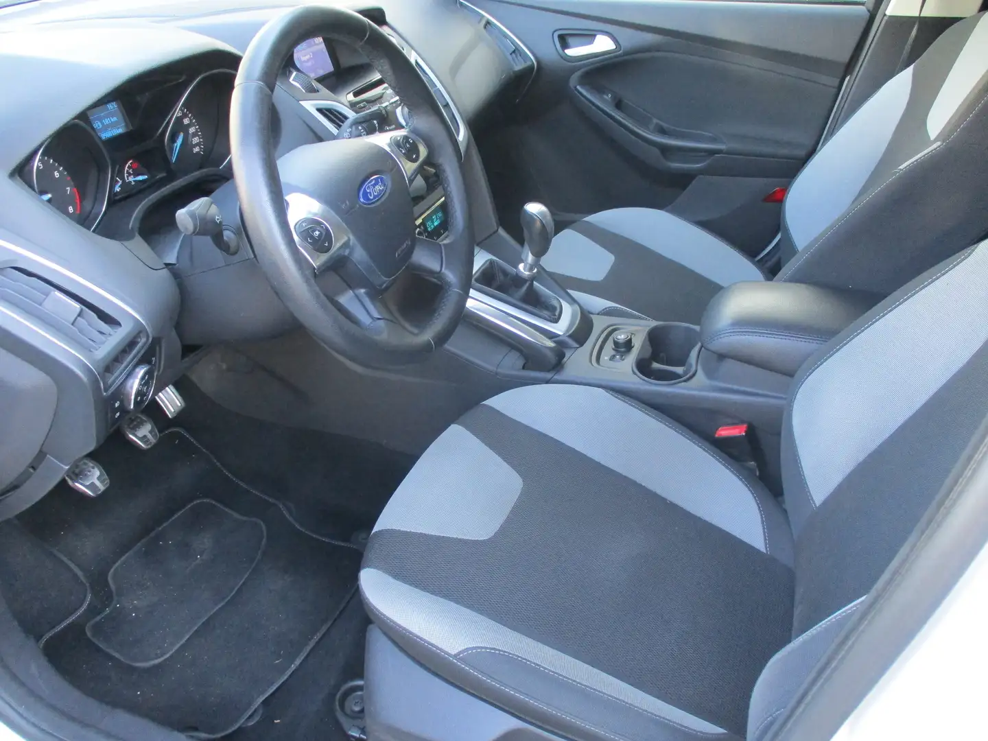 Vehicle image, number 8