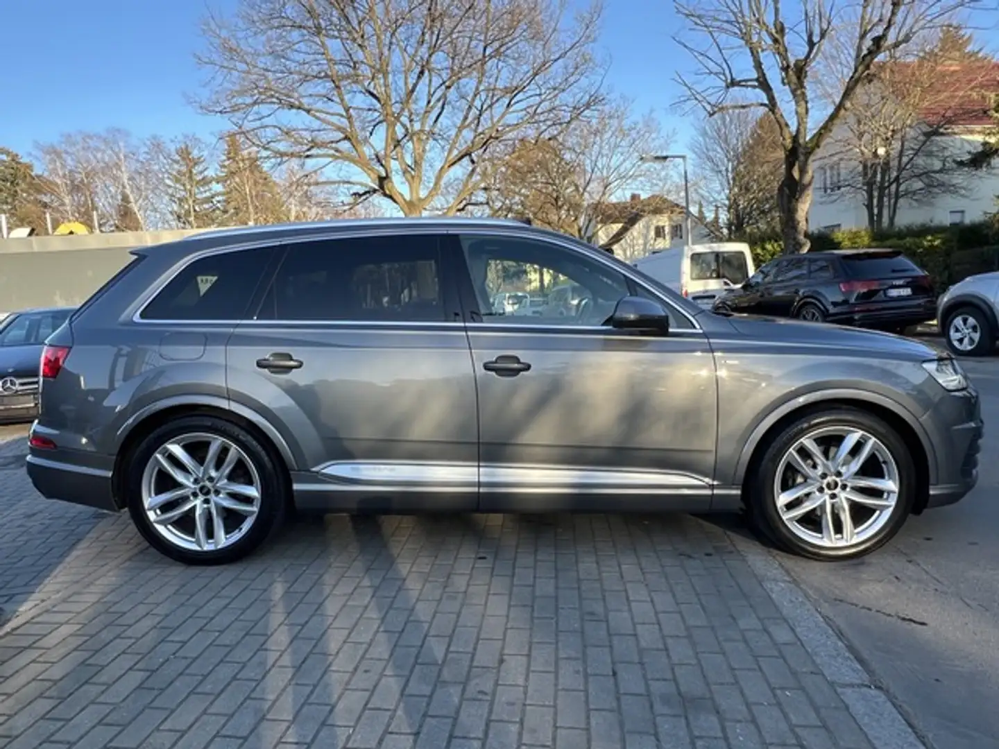 Vehicle image, number 5