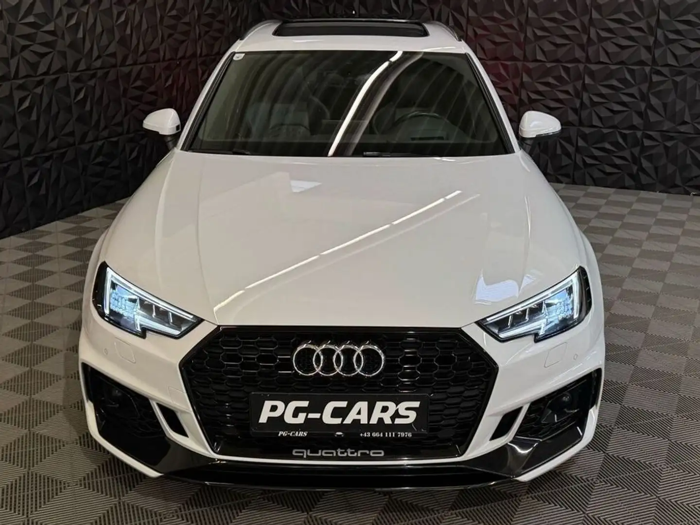 Vehicle image, number 4