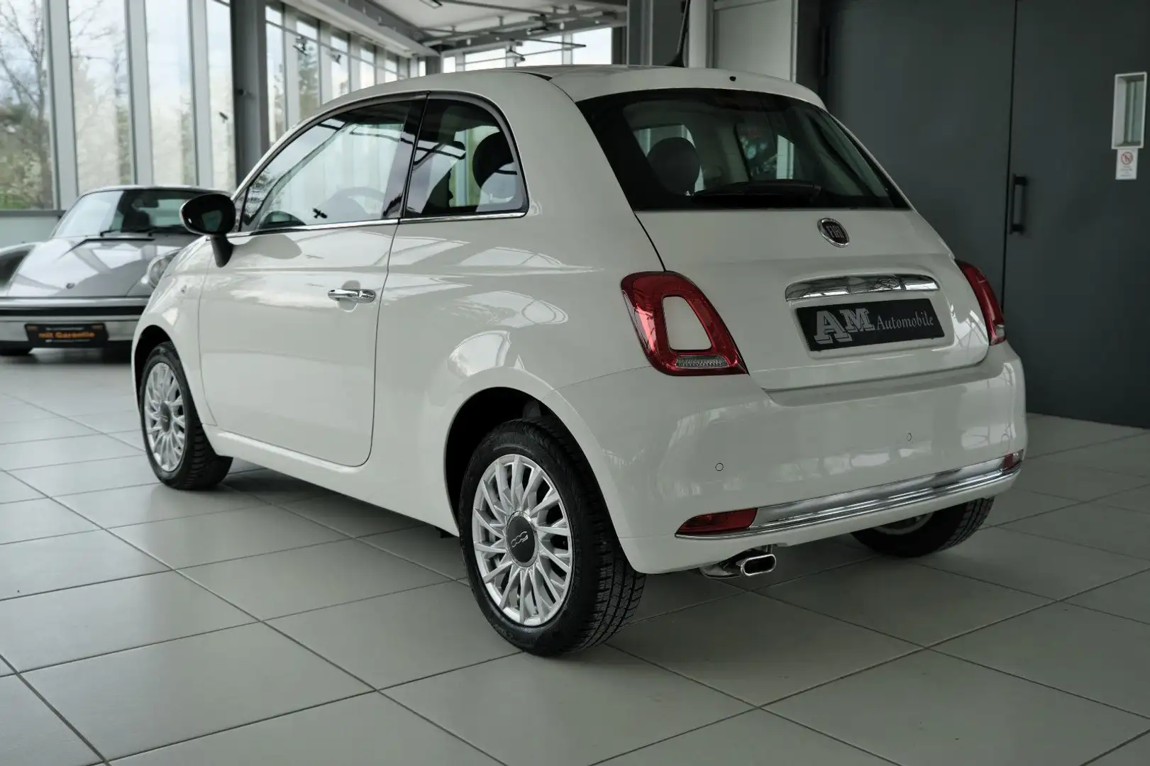 Vehicle image, number 4
