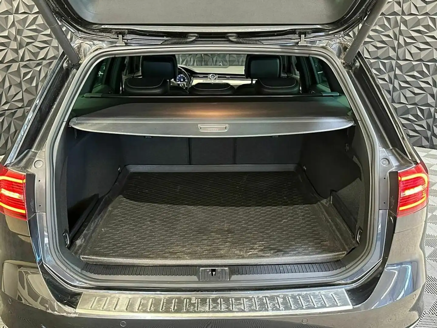 Vehicle image, number 18