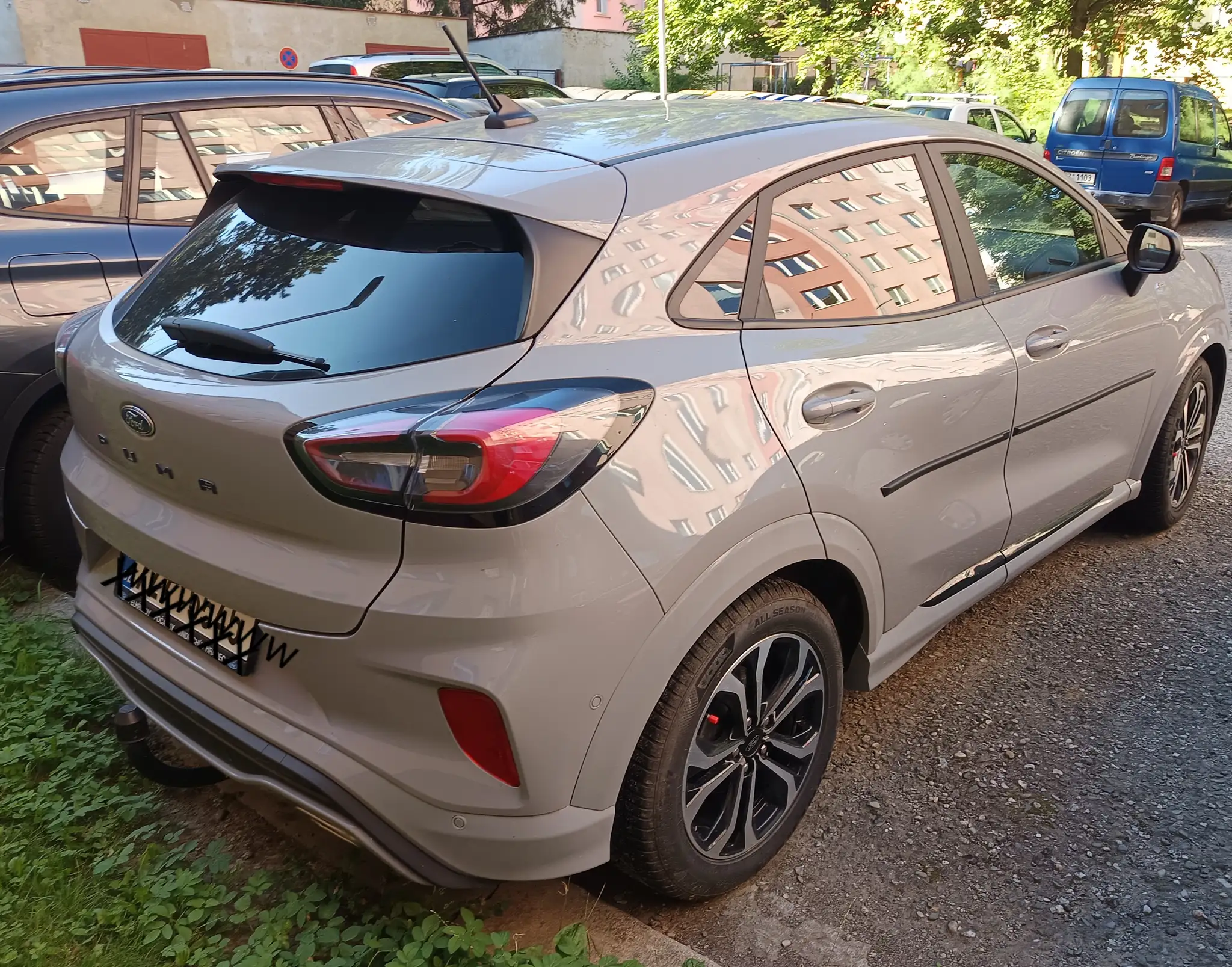 Vehicle image, number 2