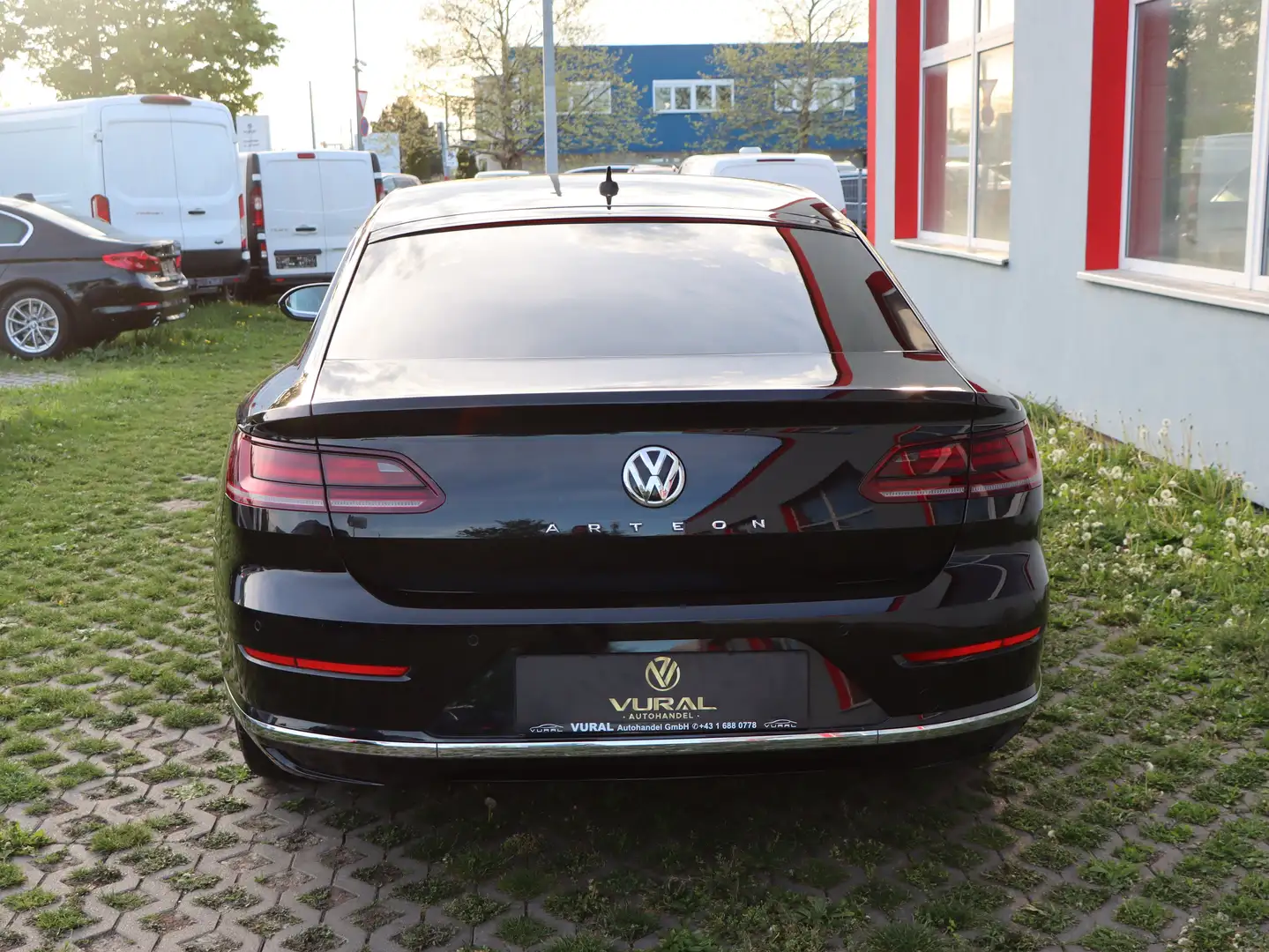 Vehicle image, number 6