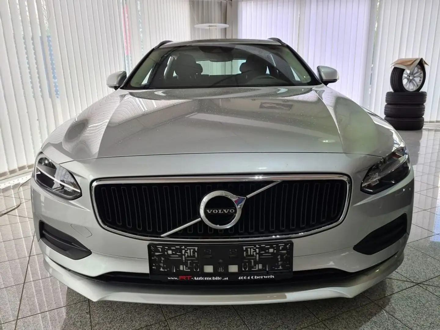 Vehicle image, number 2