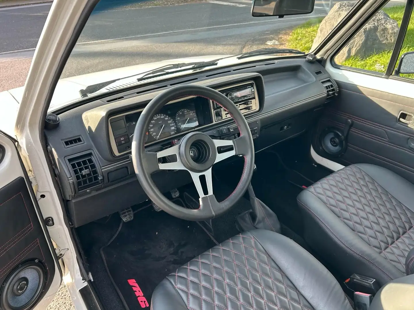 Vehicle image, number 8