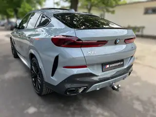 Vehicle image thumbnail, number 4