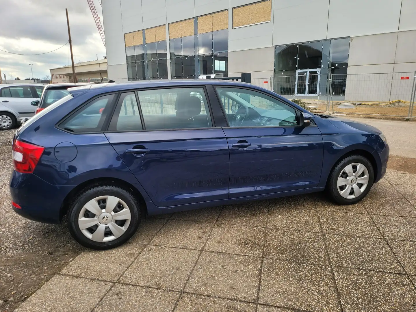 Vehicle image, number 6
