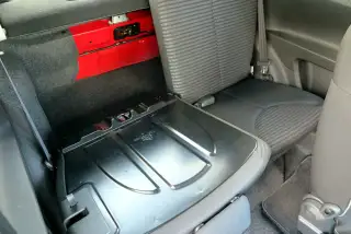 Vehicle image thumbnail, number 7