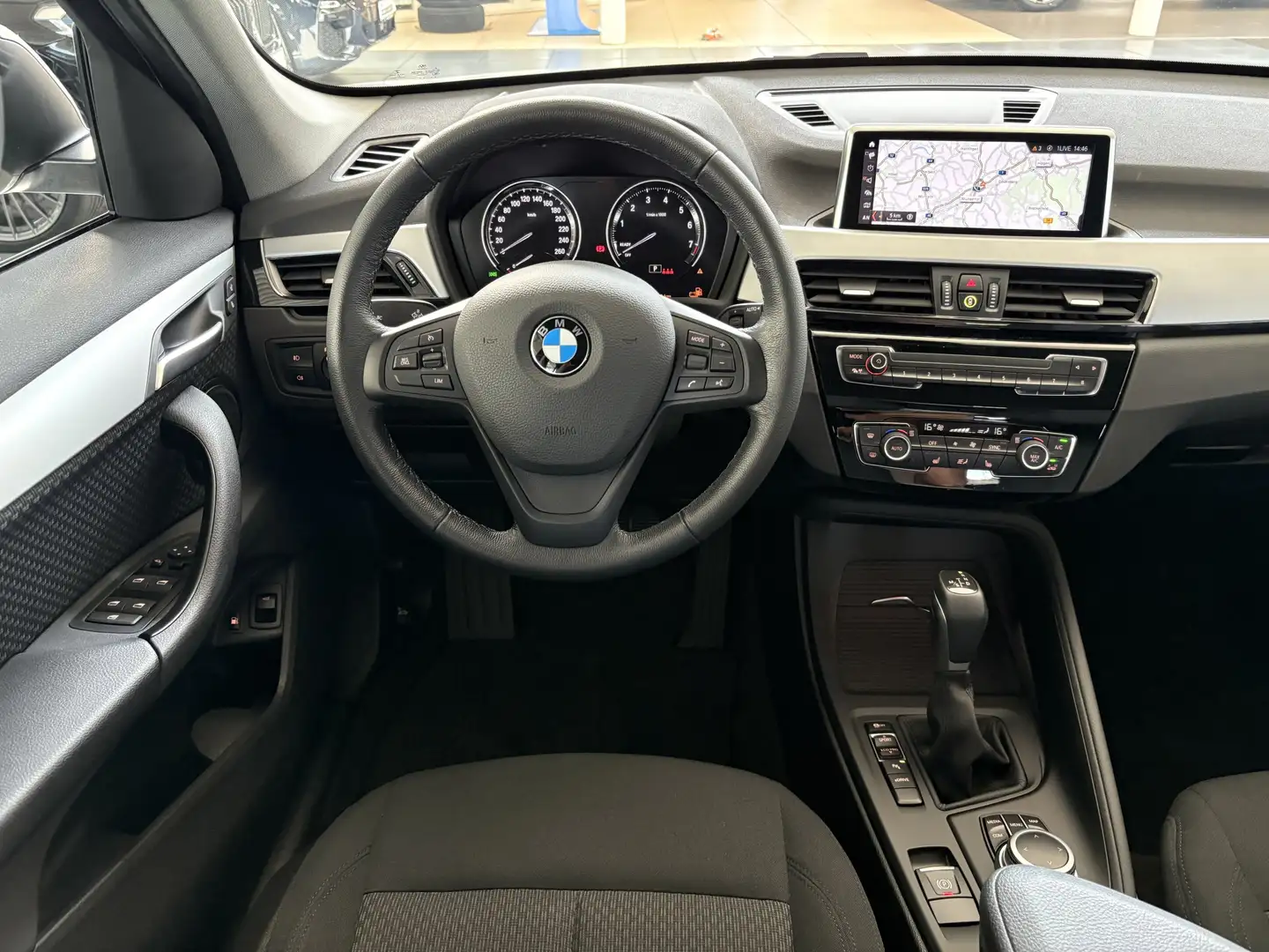 Vehicle image, number 9