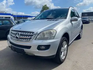 Vehicle image thumbnail, number 8
