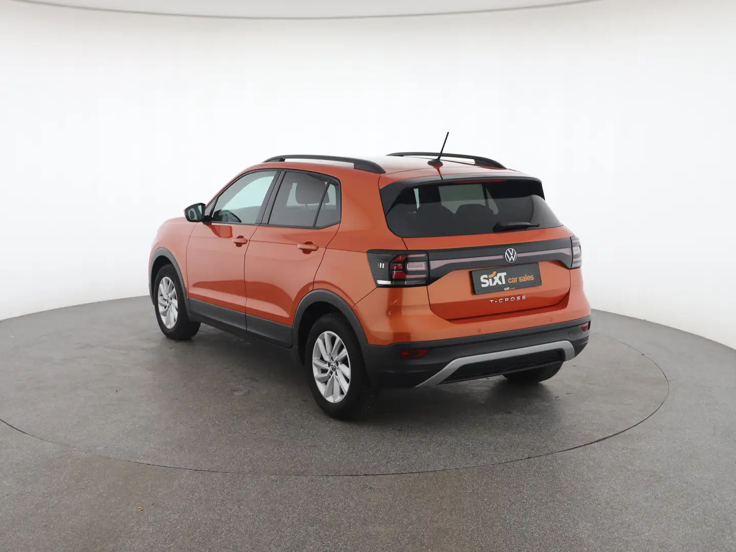 Vehicle image, number 4
