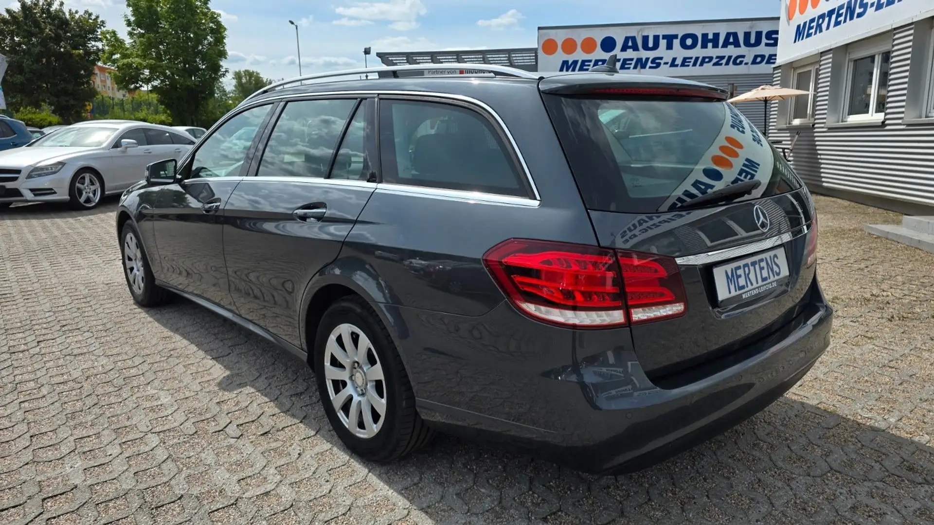 Vehicle image, number 2