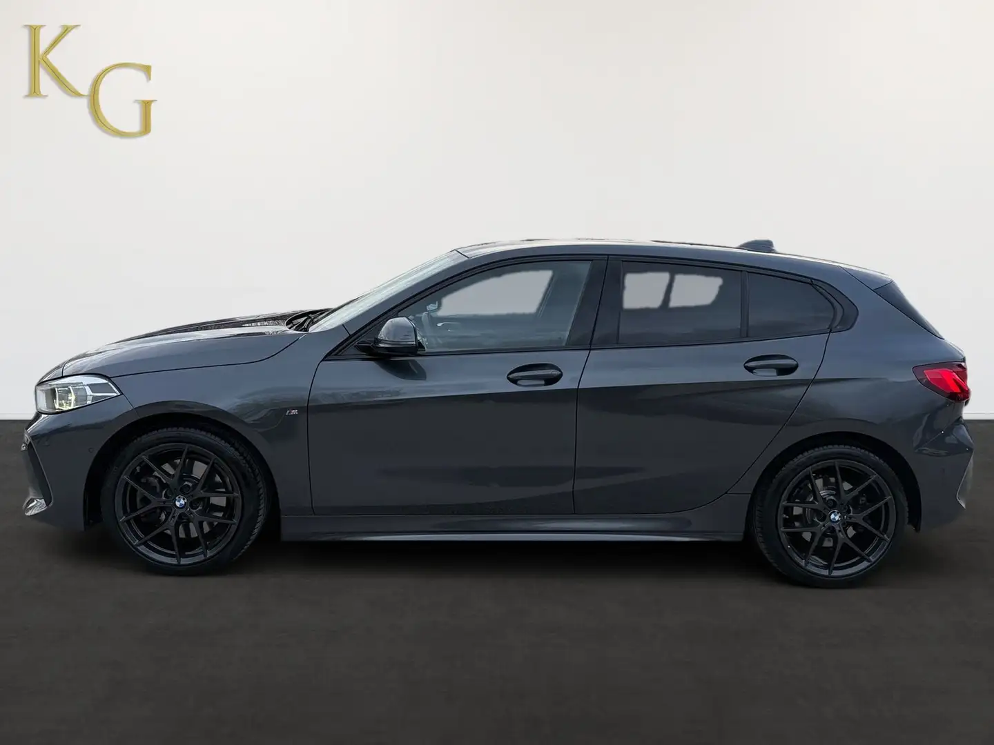 Vehicle image, number 4