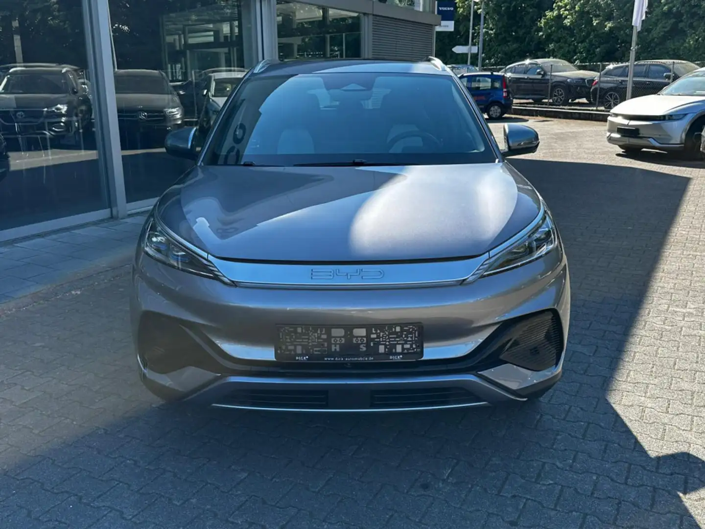 Vehicle image, number 3