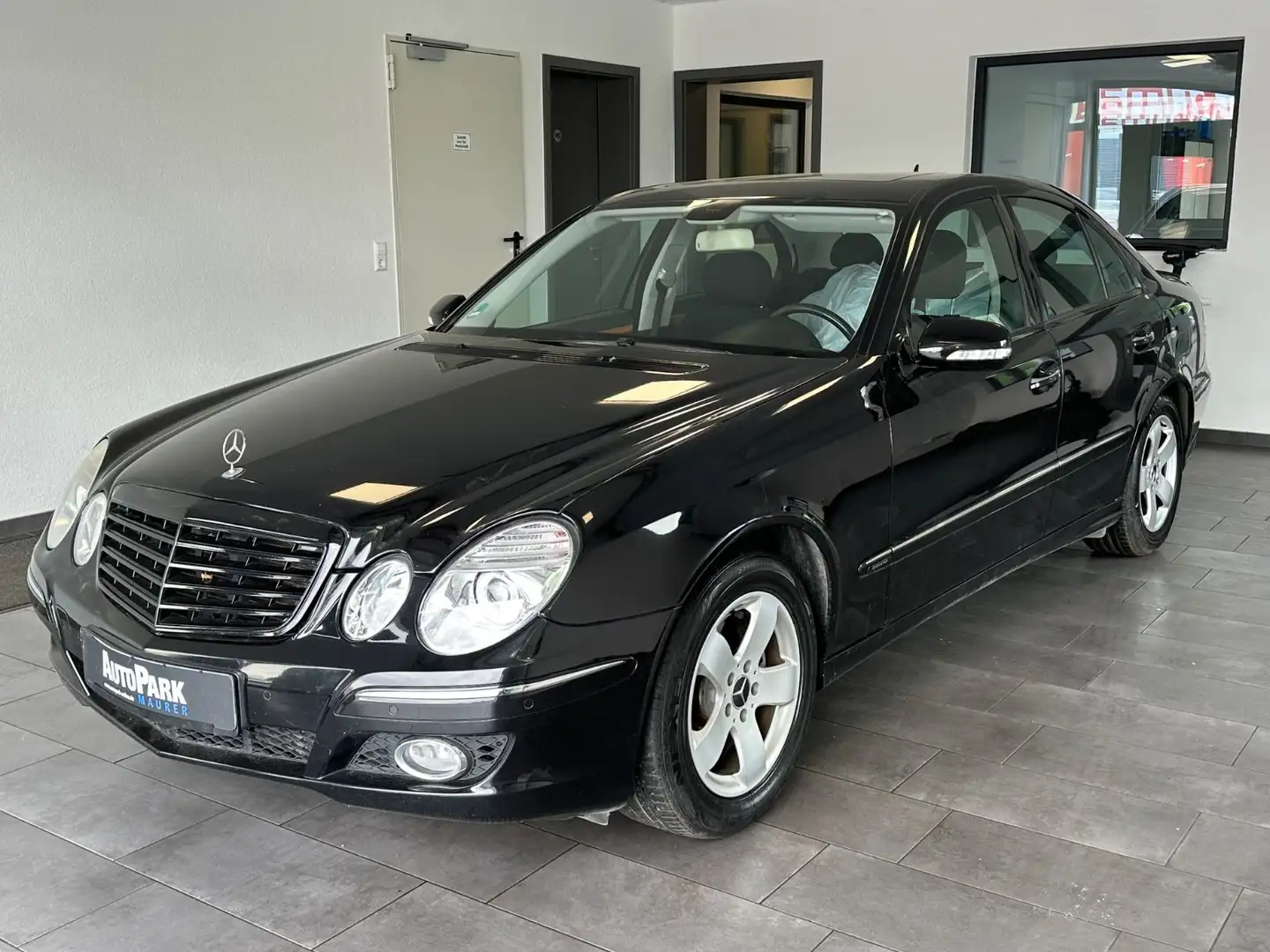 Vehicle image, number 3