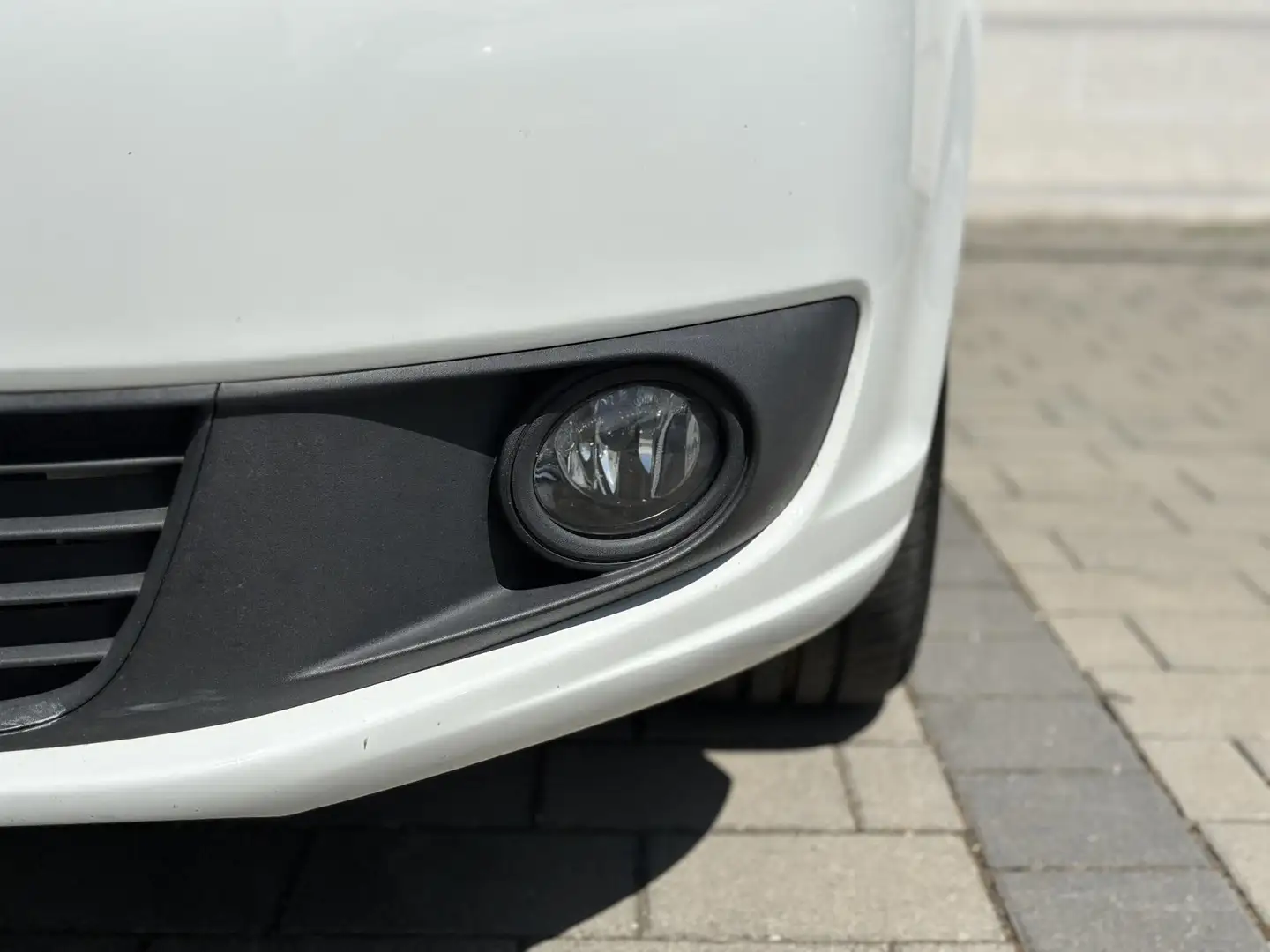 Vehicle image, number 8