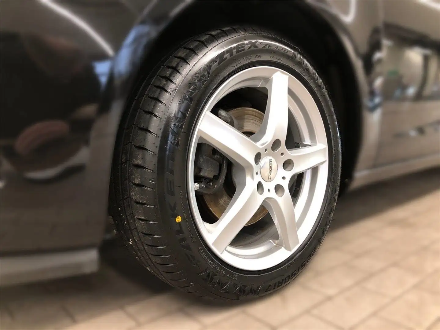 Vehicle image, number 3
