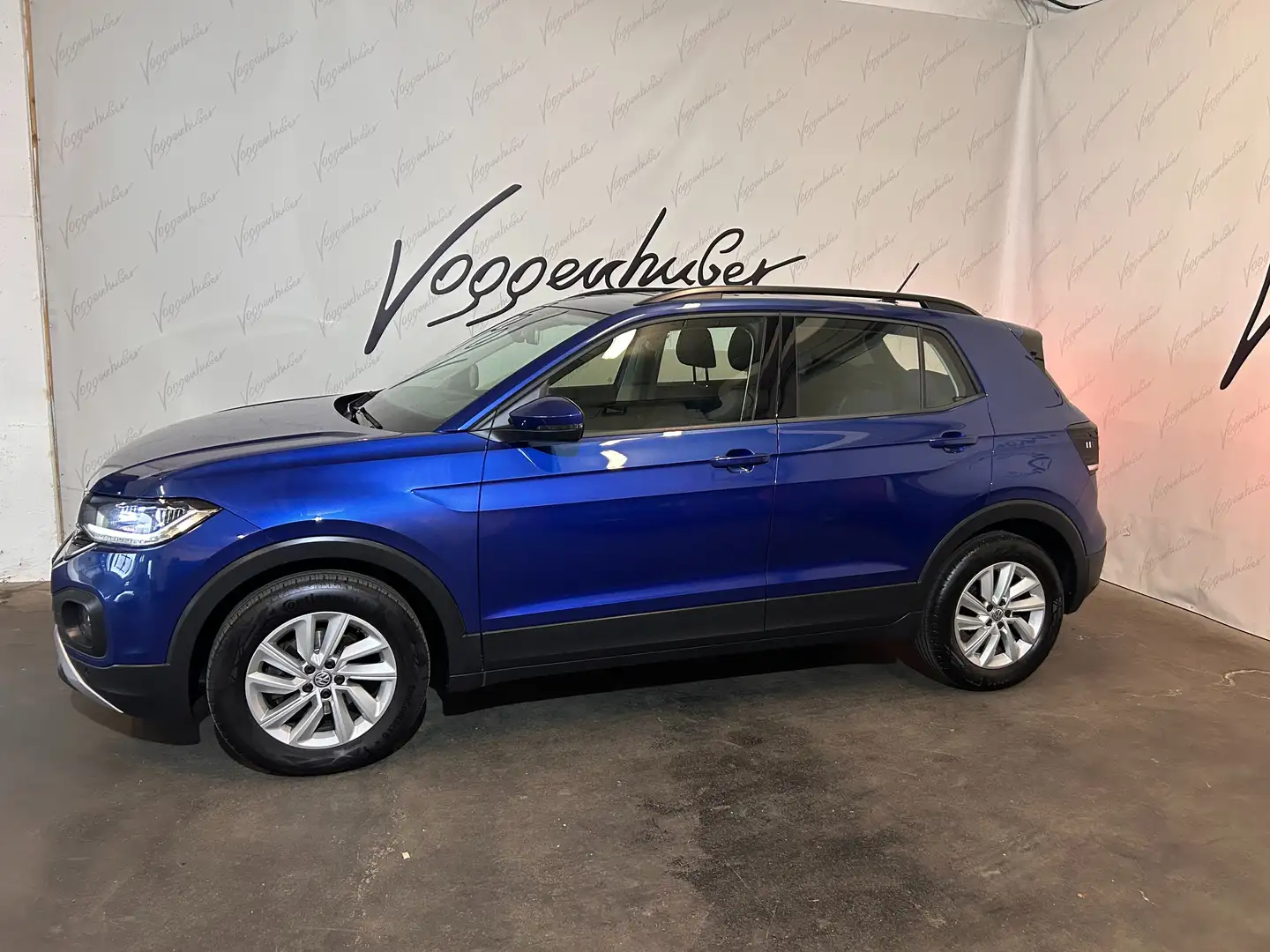Vehicle image, number 2