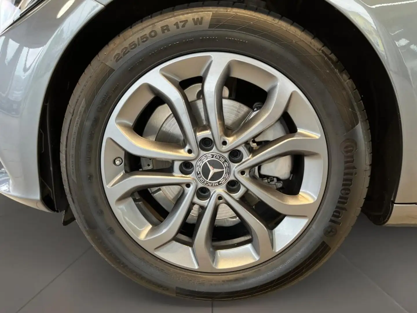 Vehicle image, number 10